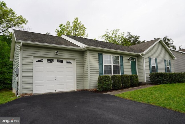 Building Photo - 104 Basin Dr