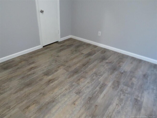 Building Photo - 760 Ashbrook Rd