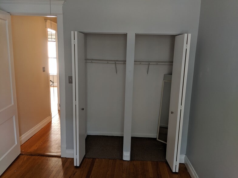 Bedroom 2 Closet - 925 E 61st St