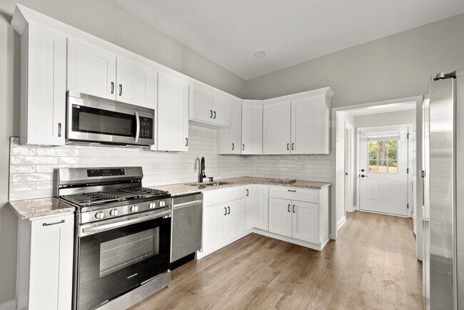 Building Photo - 361 Cameron St SE