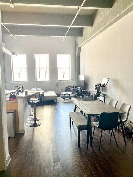 Building Photo - 511 N Broad St