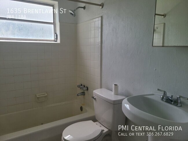 Building Photo - Deltona Bungalow