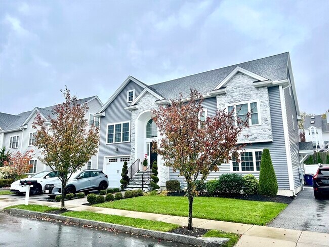 Building Photo - 259 Oakwood Ave