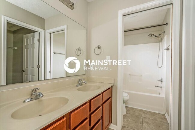 Building Photo - 3 Bedroom Pet-Friendly Home in Indianapoli...