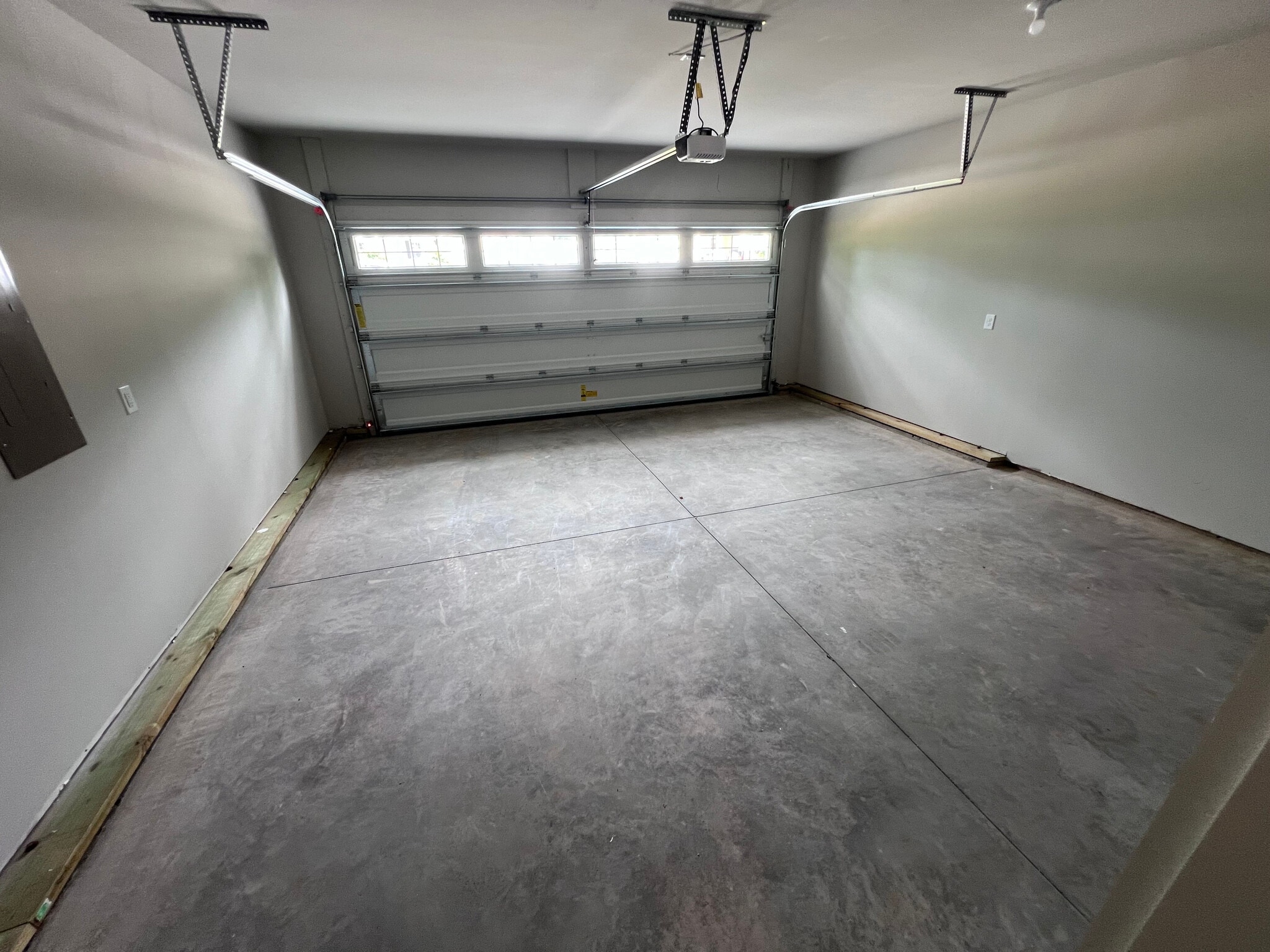 Building Photo - Room in Townhome on Reeves St
