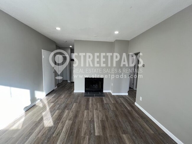 Building Photo - 2 bedroom in Boston MA 02130