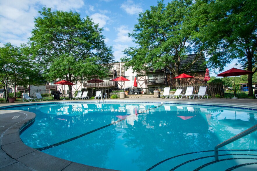 Ramsgate Apartments 700 Cambridge St Hopkins MN 55343 Apartment Finder