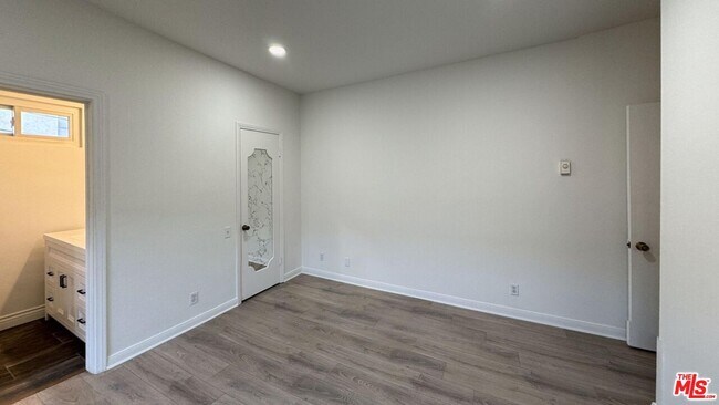 Building Photo - 1424 Amherst Ave