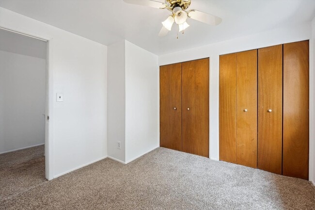 Building Photo - Move-In Ready 4 bedroom, 3 bathroom Home i...
