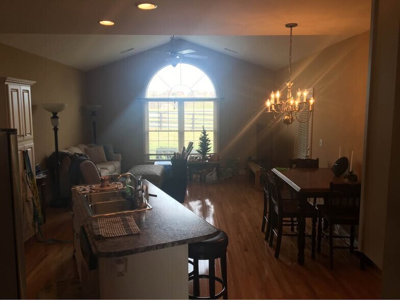 Living Room - 93 E Saddlebrook Dr