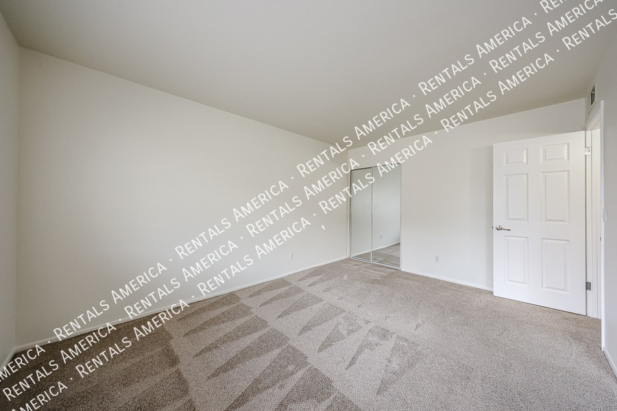 Building Photo - 8548 E Belleview St