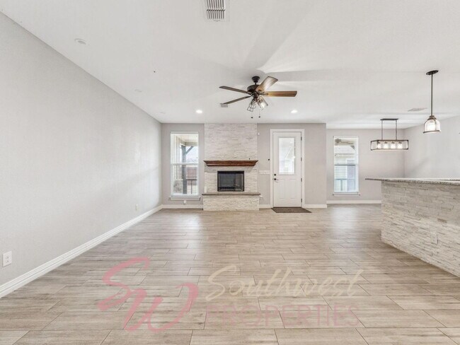 Building Photo - Stunning 5 bedroom, 3.5 bath in Elk Ridge Estates!