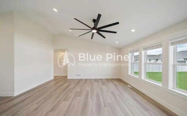 Building Photo - 184 Galena Smt