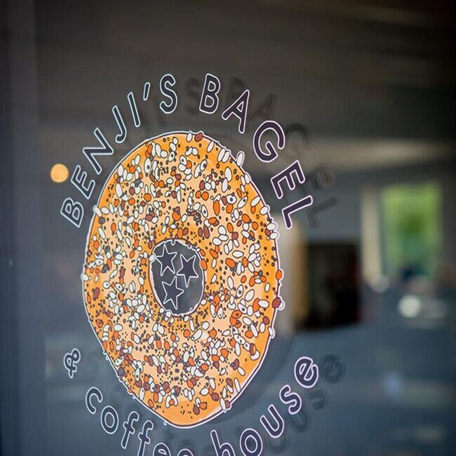 Building Photo - Ideal West Nashville Location!