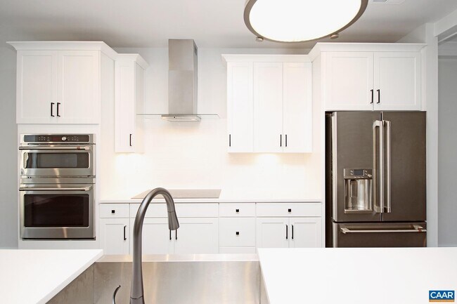 Building Photo - 806 Wesley Ln