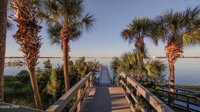 Building Photo - 2400 Grandiflora Blvd