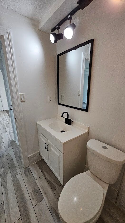 Bathroom - 5474 Terrace Ave