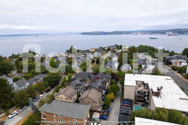 Building Photo - 1512 44th Ave SW