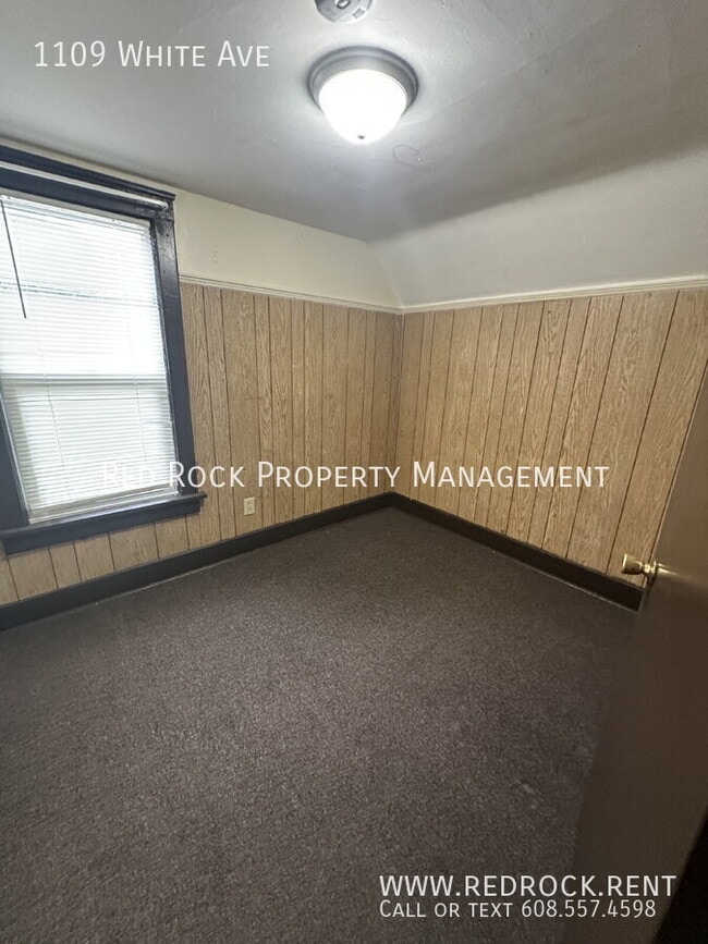 Building Photo - 1109 White Ave
