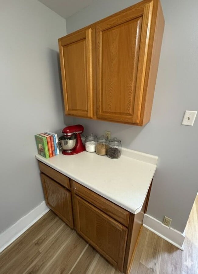 Building Photo - 2-Bed, 1-Bath House for Rent!