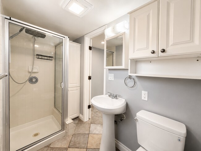 Building Photo - 4727 Redland Dr