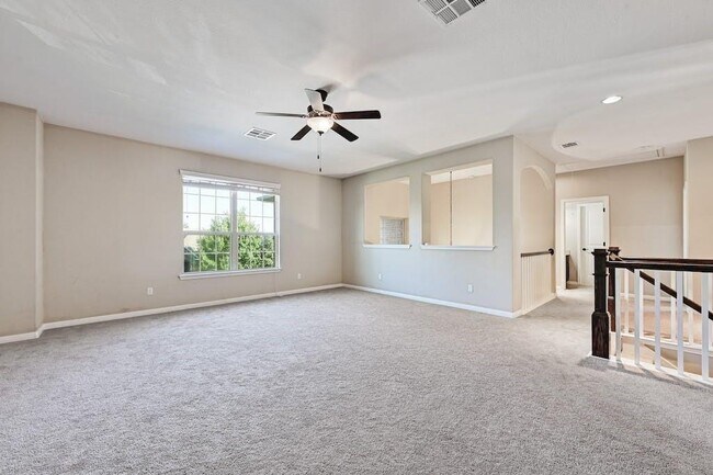 Building Photo - 779 Wild Rose Dr