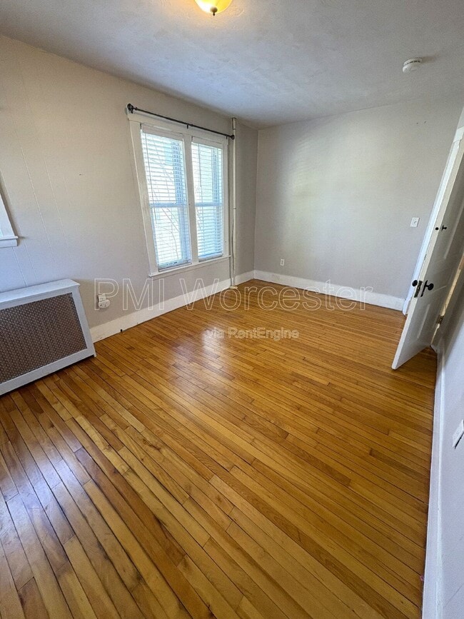 Building Photo - 27 June St