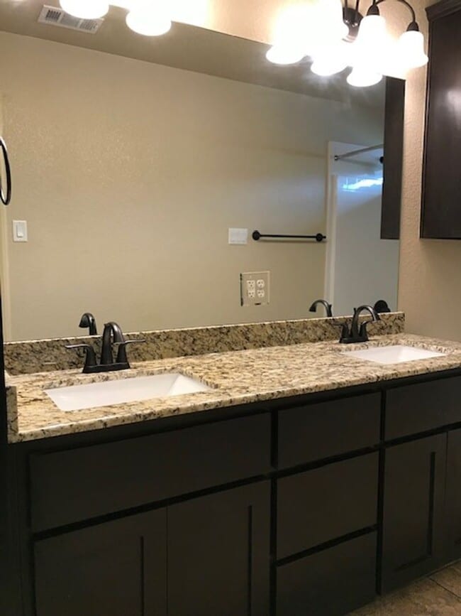 Building Photo - 5506 Settlers Ct