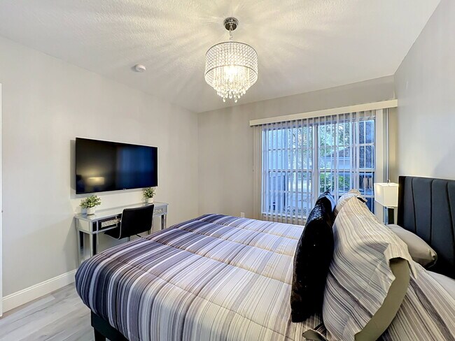 Building Photo - South Kirkman Road, Orlando, FL 32811 - 2 BR 2 BA condo