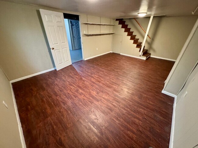 Building Photo - 3 Bedroom ~ Clintonville