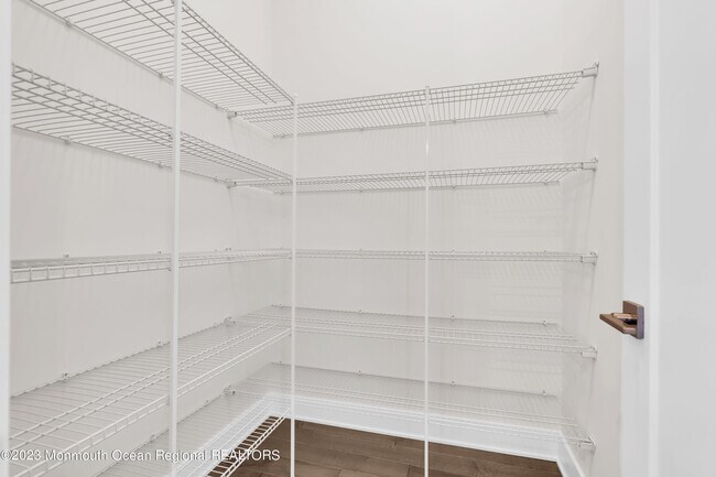 Building Photo - 5 Blaisdell Ct