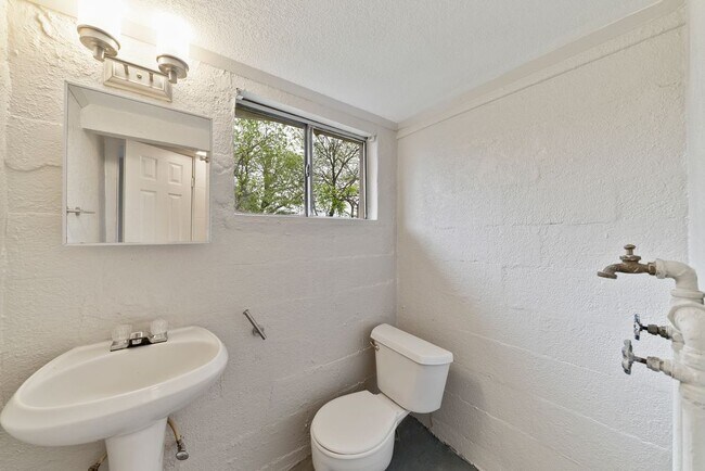 Building Photo - 226 Belmont A San Antonio TX 78202