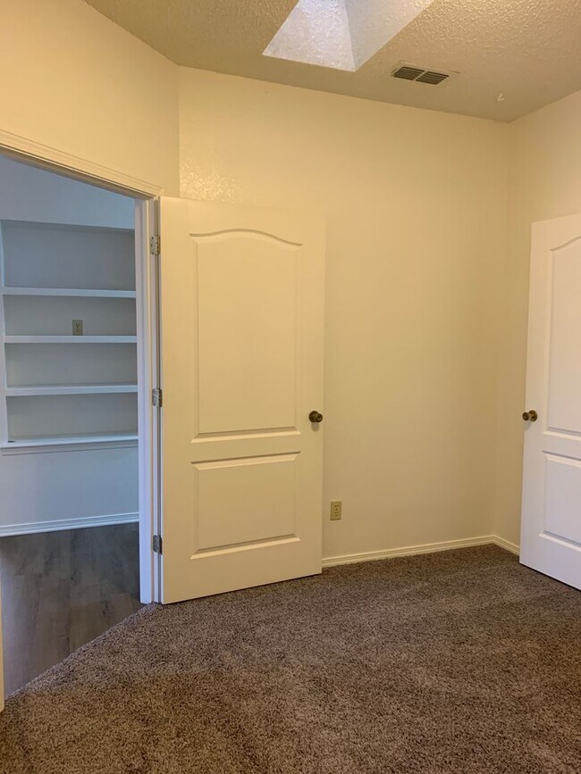 Building Photo - 2305 Newman Clovis NM