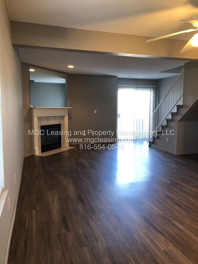 Building Photo - SOUTH GARDEN TOWNHOMES - Beautiful Master w/ en suite!