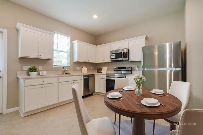 Building Photo - 2681 Island Pond Dr
