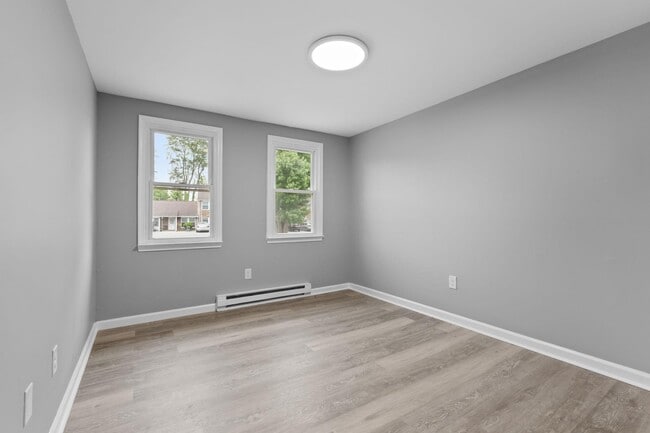Building Photo - 500 NY-299