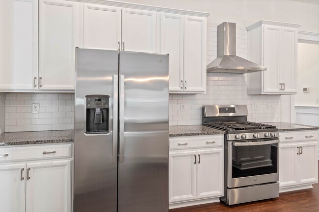 Building Photo - 22395 Arbor Cir