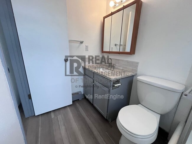 Building Photo - 713 N Garfield Ave