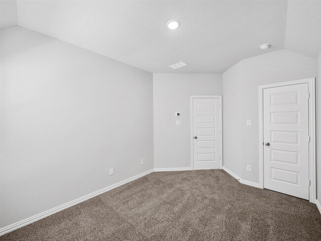 Building Photo - 3049 Elmwood St