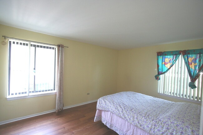 Building Photo - 6143 Knoll Wood Rd