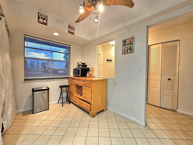 Building Photo - 1460 NW 80th Ave