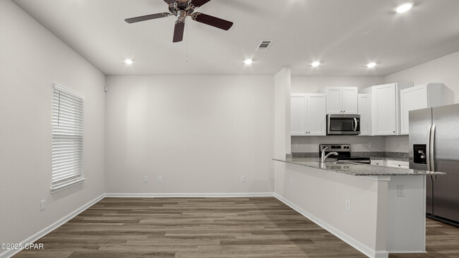Building Photo - 1761 Jakes Dr