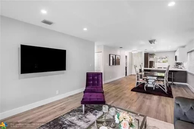 Building Photo - 9922 NW 65th Ct