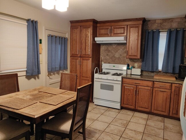 Building Photo - 1 Bed 1 Bath Home with Office Space