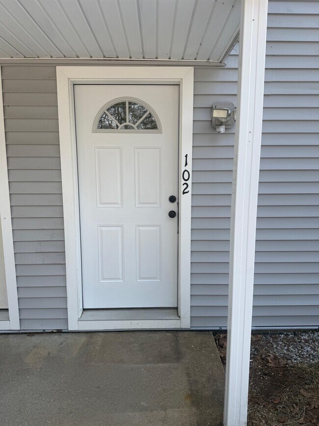 Building Photo - 14 Hurricane Rd