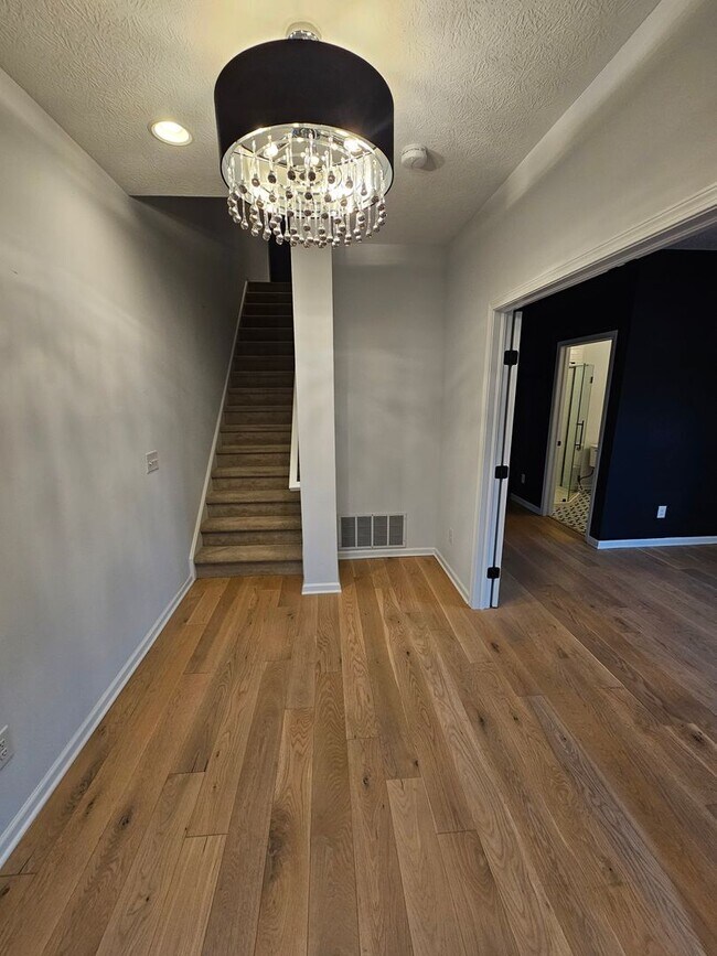 Building Photo - 31 Ashbourne Dr