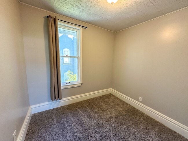 Building Photo - 1449 Quarry Ave NW