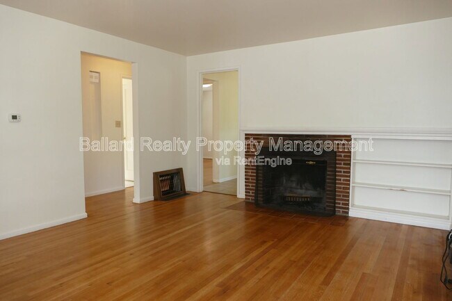 Building Photo - 6527 25th Ave NW