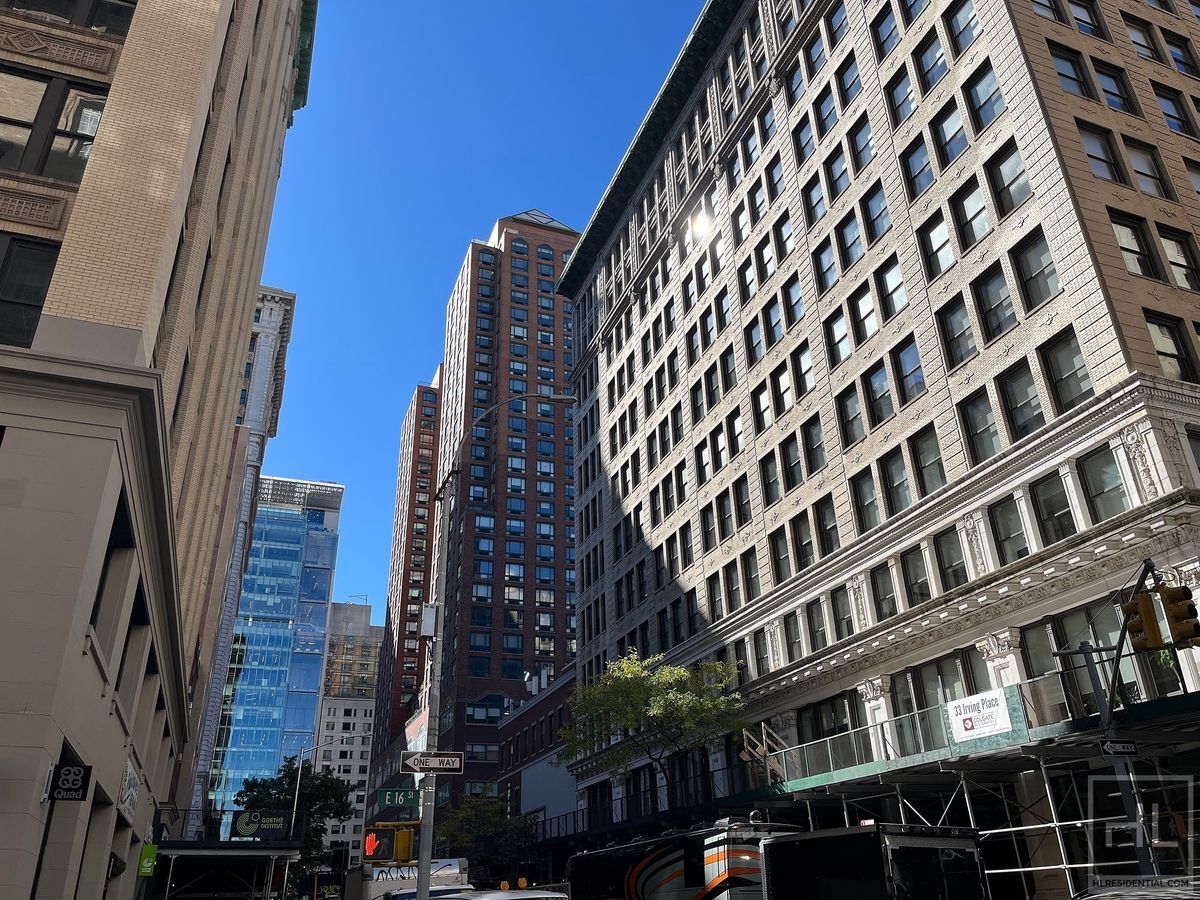 Building Photo - Fourth Avenue