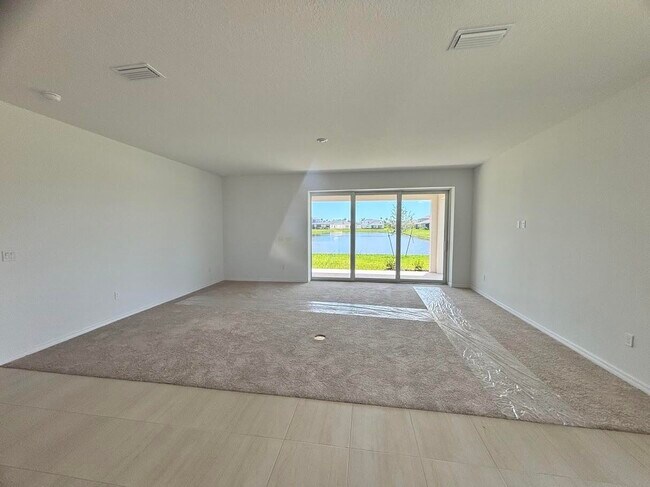 Building Photo - 9323 Lorenzo Wy